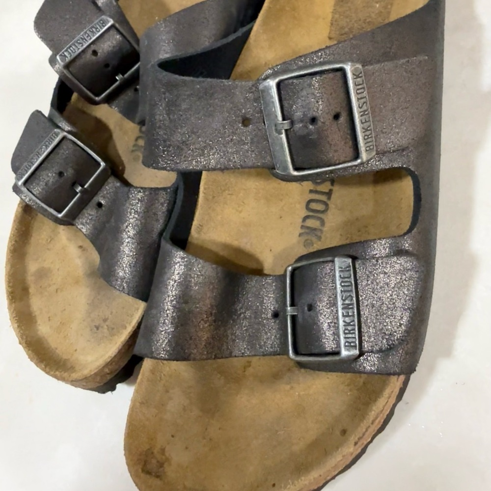 Birkenstocks women’s size 9 metallic black